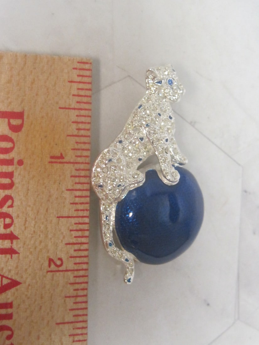 Napier Silvertone Leopard Brooch with Rhinestones - 6
