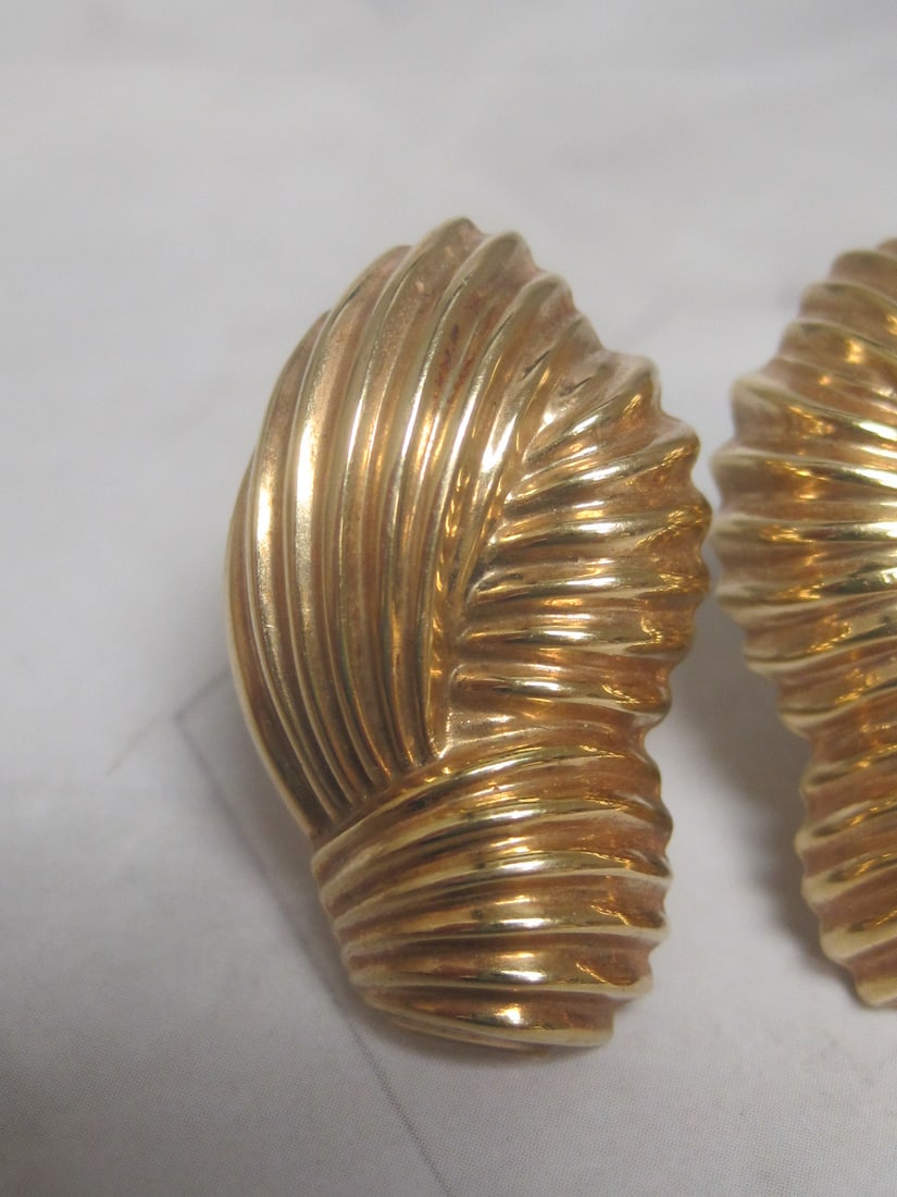 14k Gold Italian Chunky Ribbed Pierced Earrings - 2