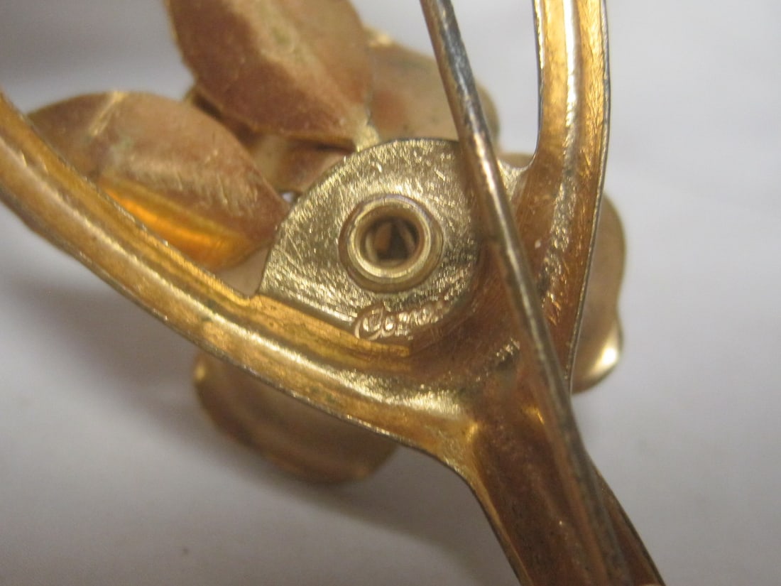 Coro Goldtone Flower Brooch - 4