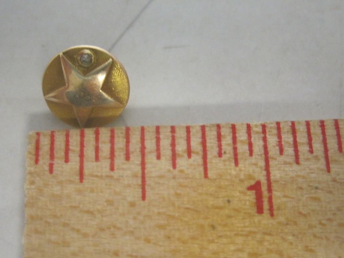 10k Gold "Star" Lapel Pin - 3
