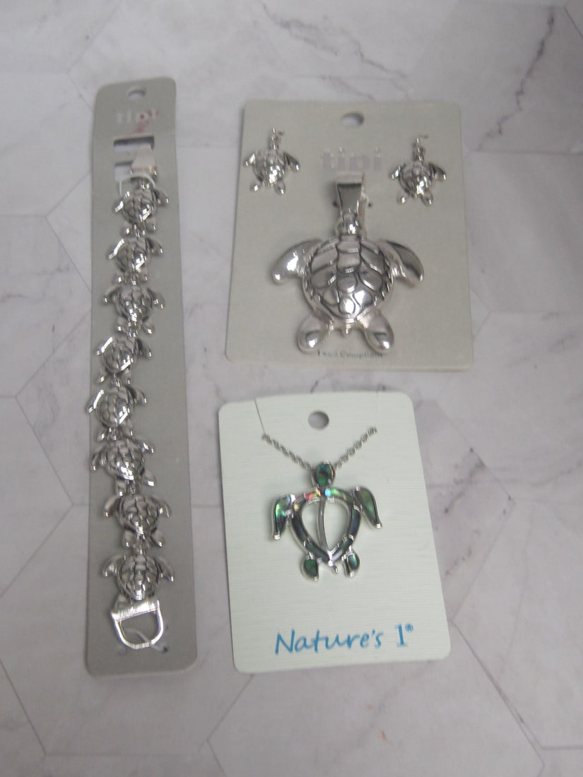 Silvertone Turtle Bracelet, Pendant, Pierced Earrings, & Necklace: .