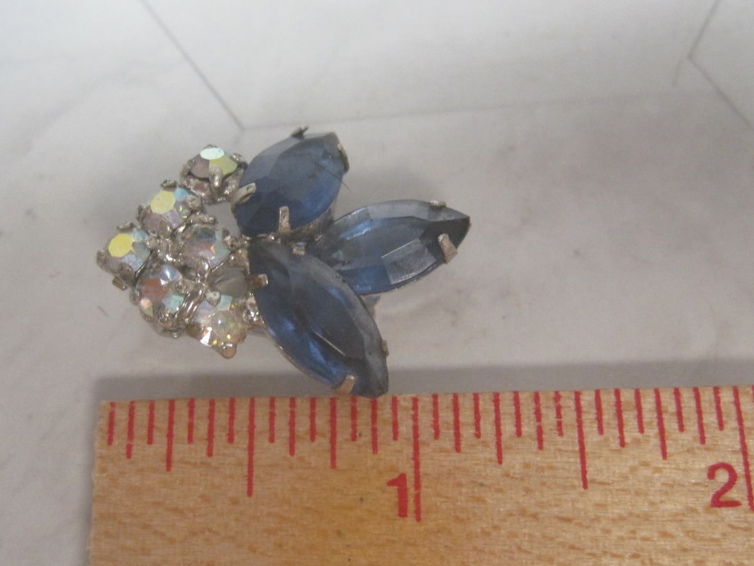 Vintage Rhinestone Clip Earrings - 5
