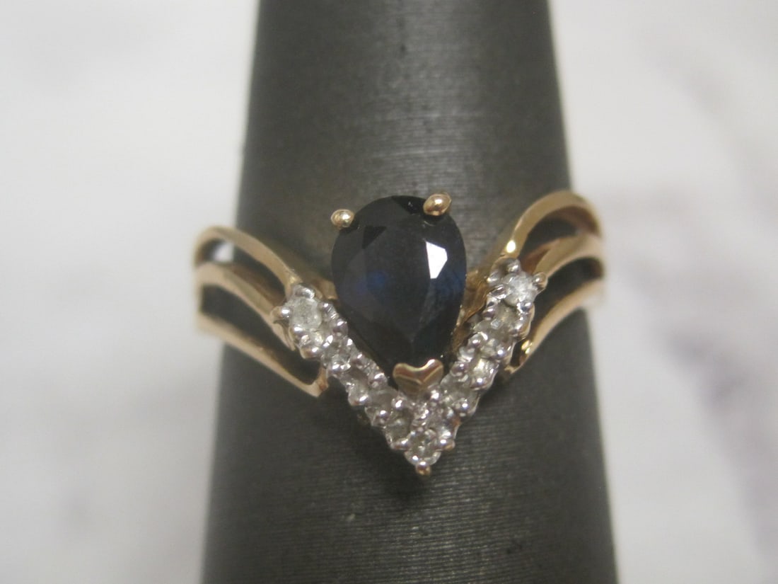 14k Gold Sapphire & Diamond Ring: Weighs 2.6 grams, Size 6