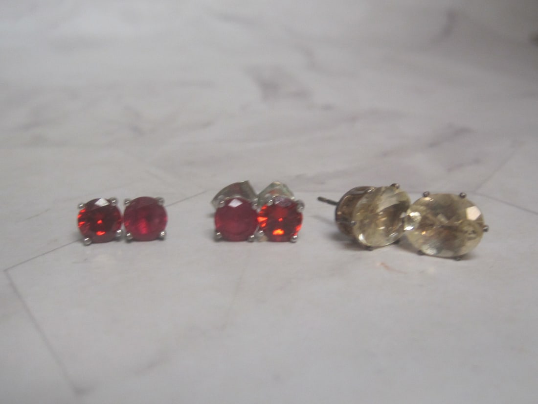Lot of 3 Pairs of Sterling Silver Stud Earrings: .