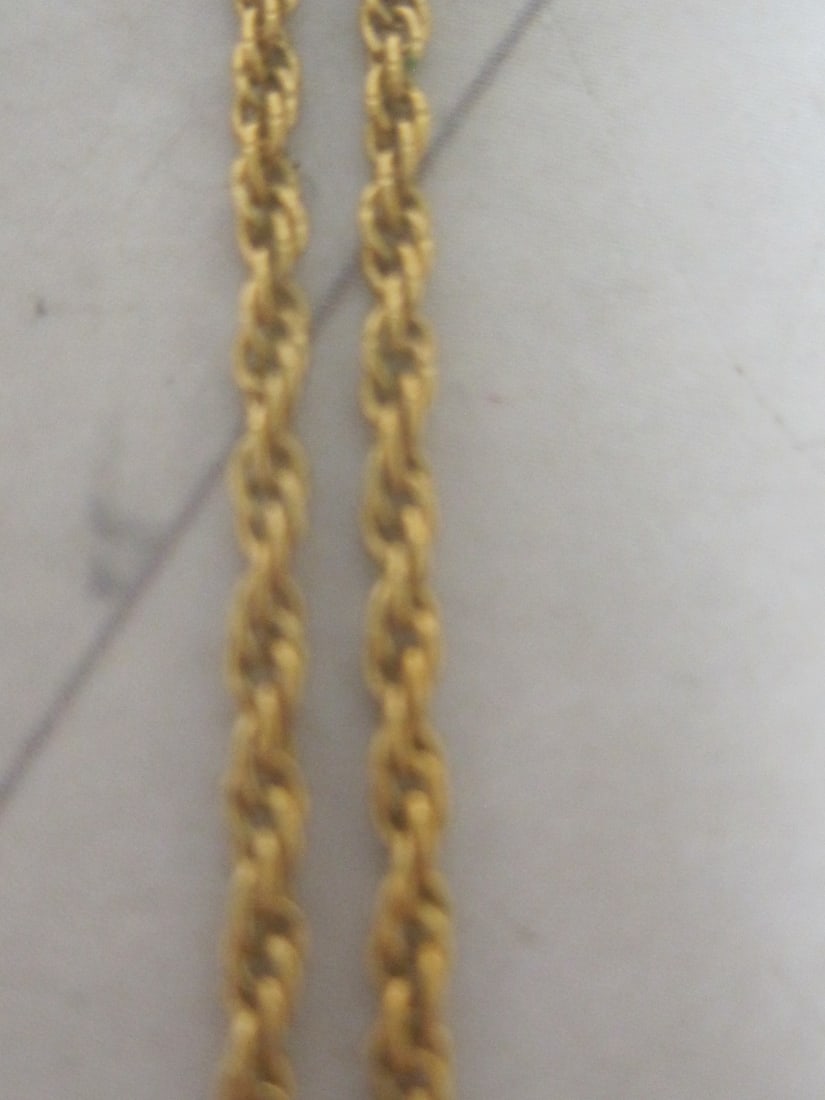 Danbury Mint Gold-Plated Chain with "V" Pendant - 4