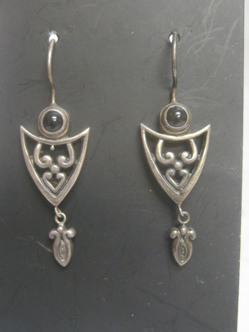 Sterling Silver Onyx Earrings: Weighs 6.5 grams
