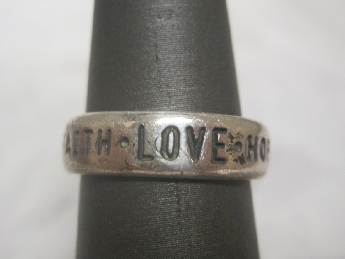 Sterling Silver Faith Love Hope Band Ring: Weighs 4 grams
