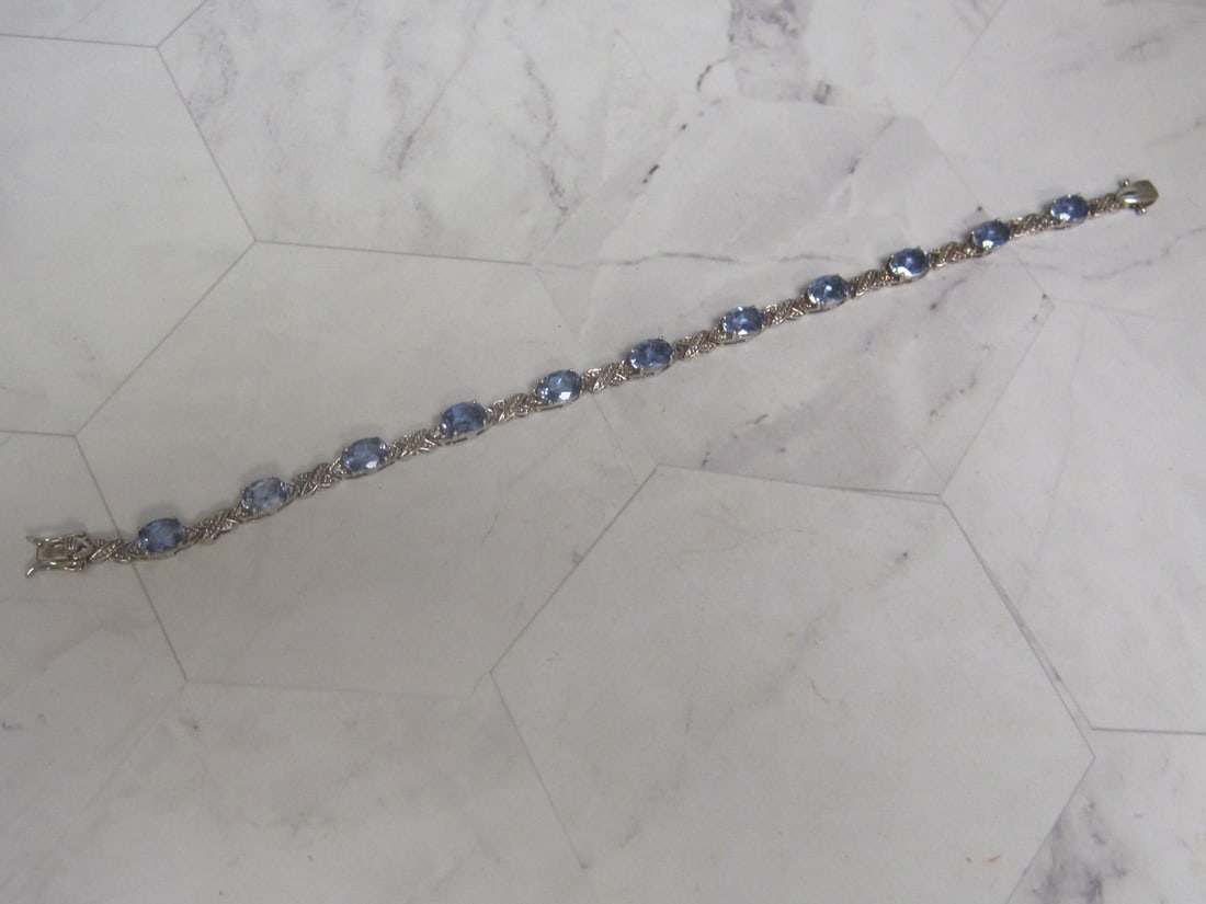 Beautiful 7 1/4" Sterling Silver Tanzanite Bracelet: Weighs 8.2 grams