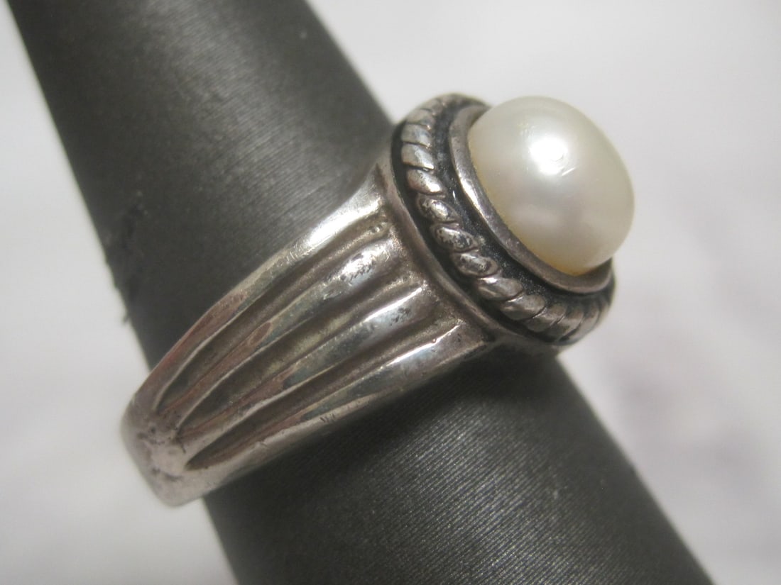 Sterling Silver Pearl Ring with Rope Border & Ribbed Band - 3