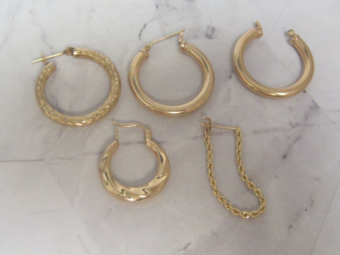Lot of 5 14k Gold Single Earrings: Weighs 4.8 grams, 1 earring has no post