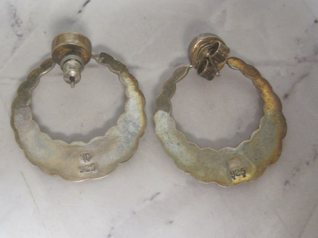 Sterling Silver Shrimp Hoop Earrings with Onyx Stones - 3