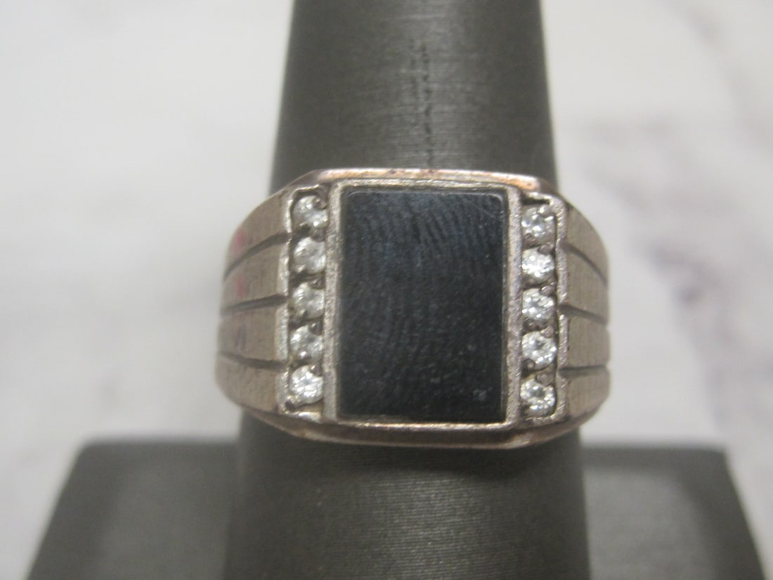 Sterling Silver Man's Onyx & CZ Ring: Weighs 6.4 grams, Size 9