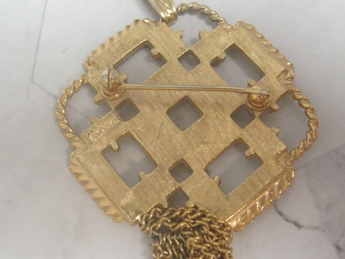 Vintage Avon Geometric White Enamel & Goldtone Pennant/Brooch on 32" Goldtone Chain - 3