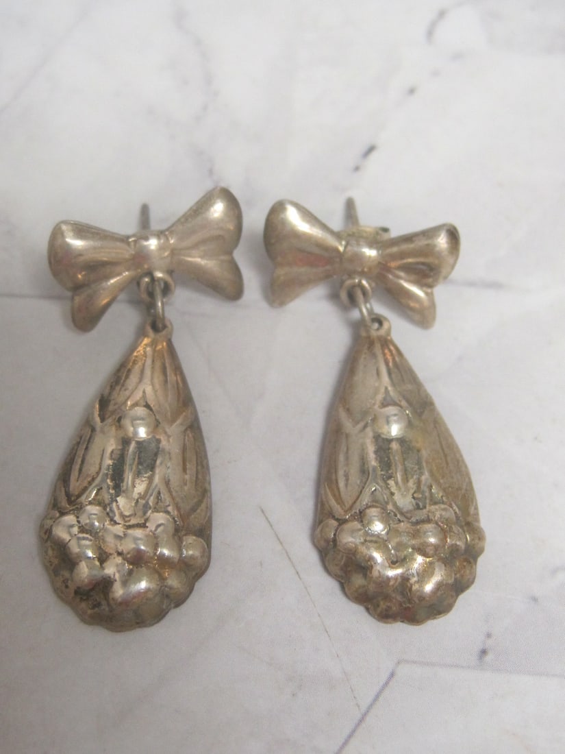 Sterling Silver Earrings with Bow Design: Weighs 12.6 grams
