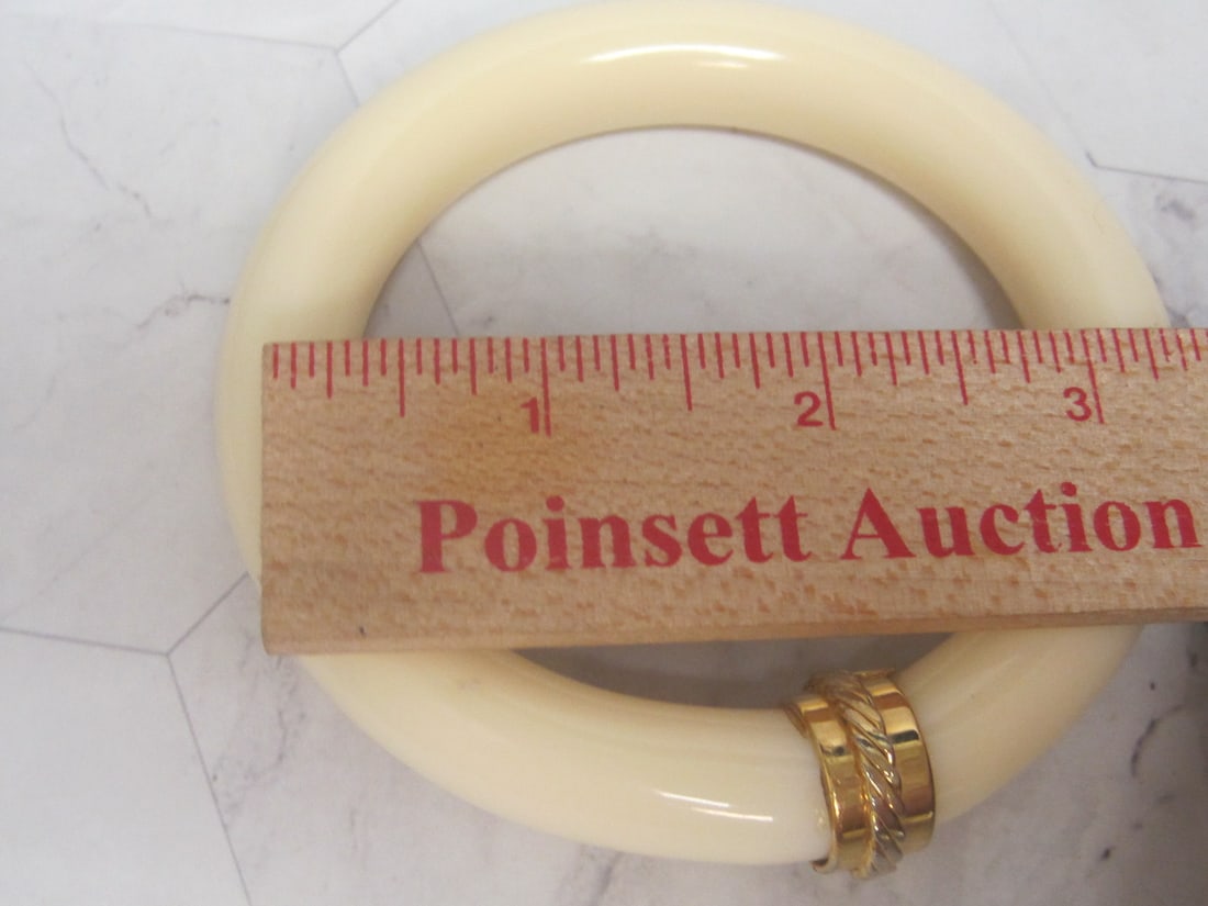 Lot of 2 Vintage Bangle Bracelets with Goldtone Accents - 4