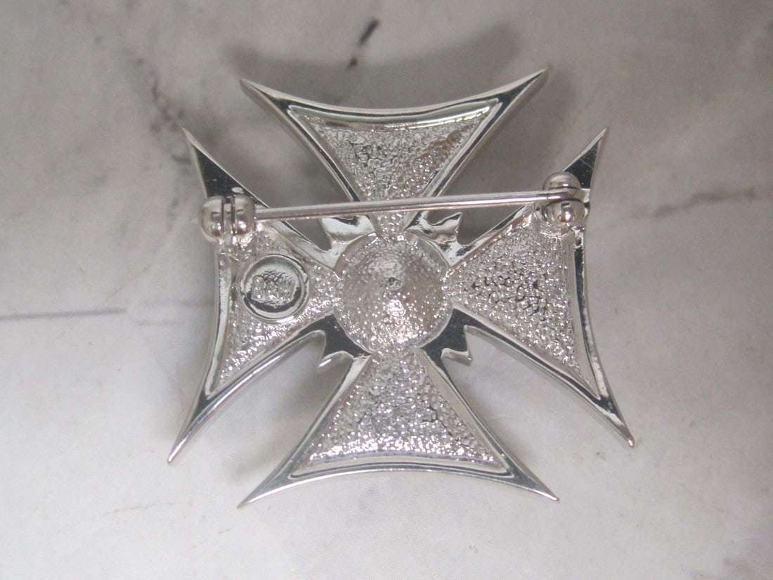 Vintage Silvertone Maltese Cross Brooch - 3
