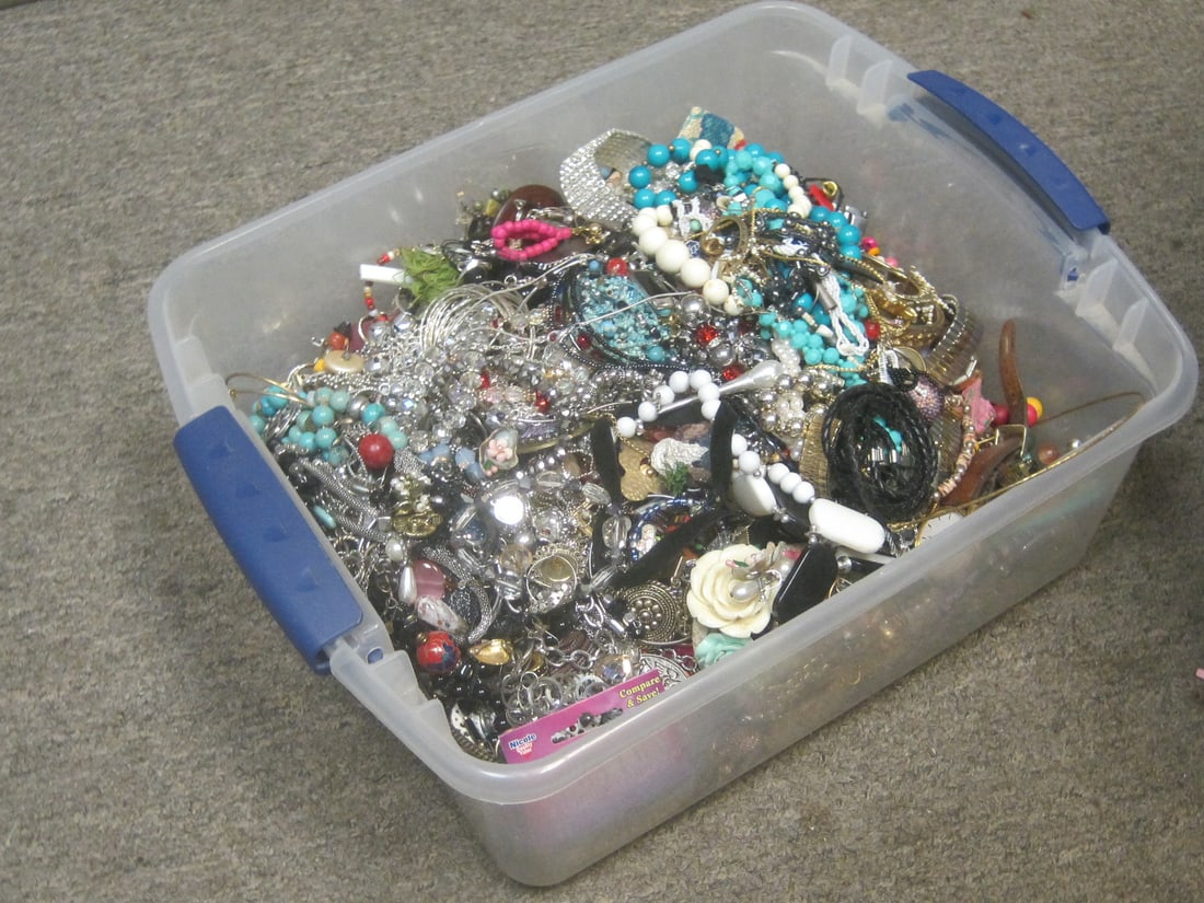 18lbs. HUGE Lot of Jewelry: We believe it to be costume/fashion, a little bit of everything, Tote not included. Additional $10 shipping added to this lot.