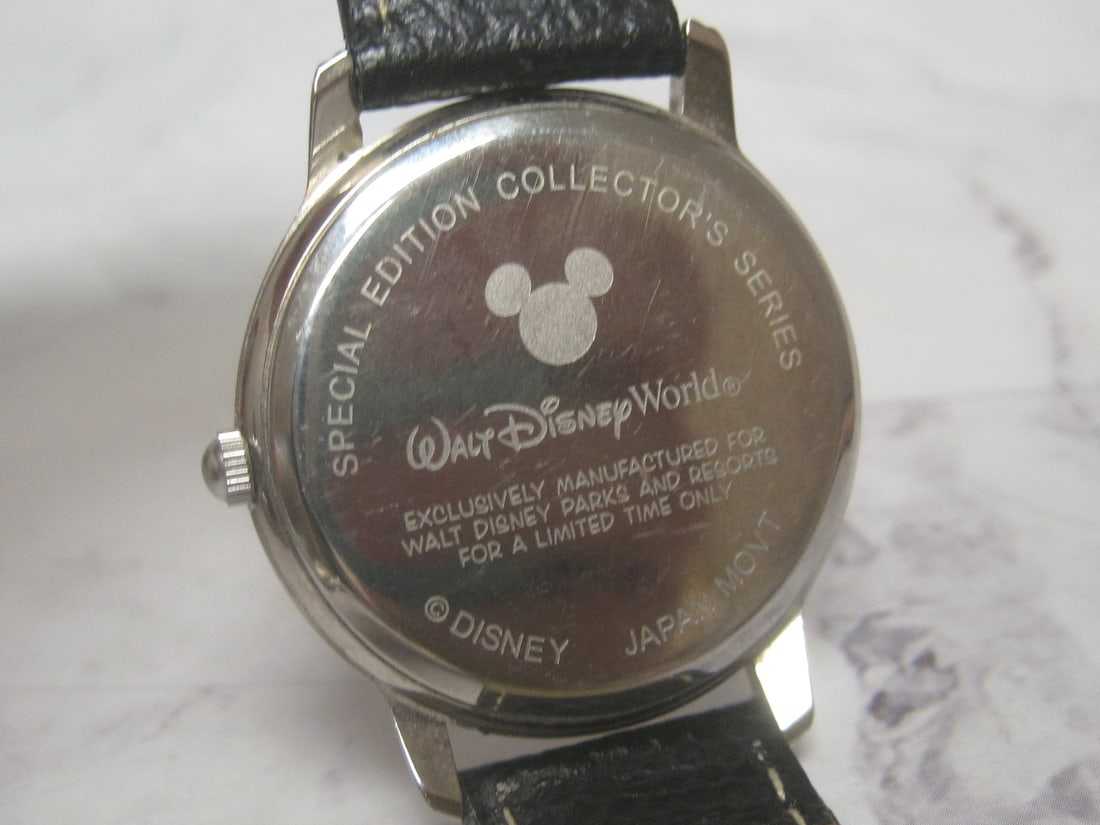 Walt Disney World Special Edition Collectors Series Mickey Mouse Christmas Watch - 5