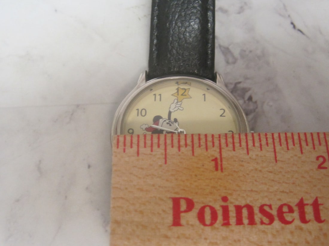 Walt Disney World Special Edition Collectors Series Mickey Mouse Christmas Watch - 6