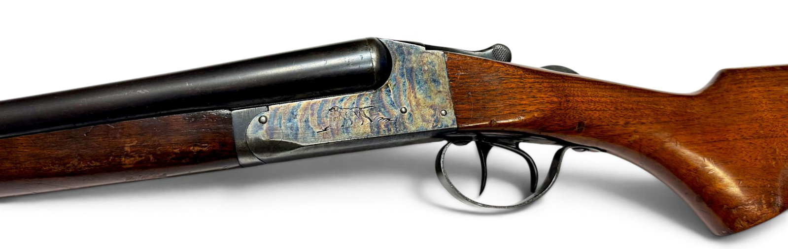 1941 Western Arms / Ithaca "Long Range Gun " 16 GA. SXS Hammerless Double Barrel Shotgun : S#: 61759 | 28" Barrels with 2-3/4" Chamber and FULL/MOD Chokes | 14.25" LOP | Pointing Dog Engraved on both sides of the receiver in the nice colors of the finish |||| CONDITION: Very good. 85% origi