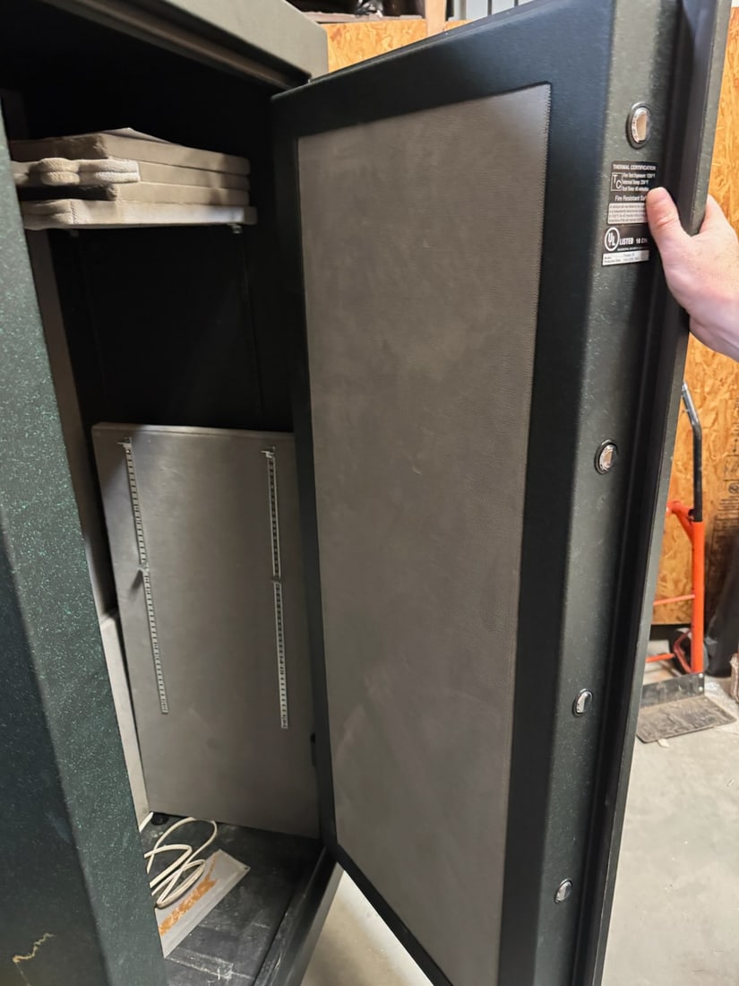 Legacy Champion Model: Trophy 23 Gun Safe with Turn Dial - 3