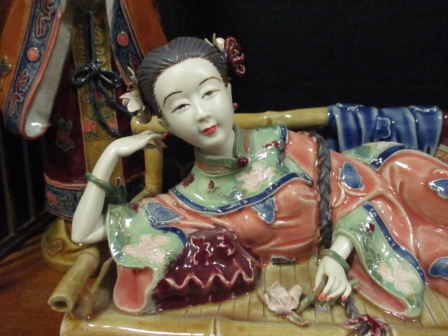 Three Chinese Shiwan Wucai Style Porcelain Geisha Figures and Wood Display with - 3