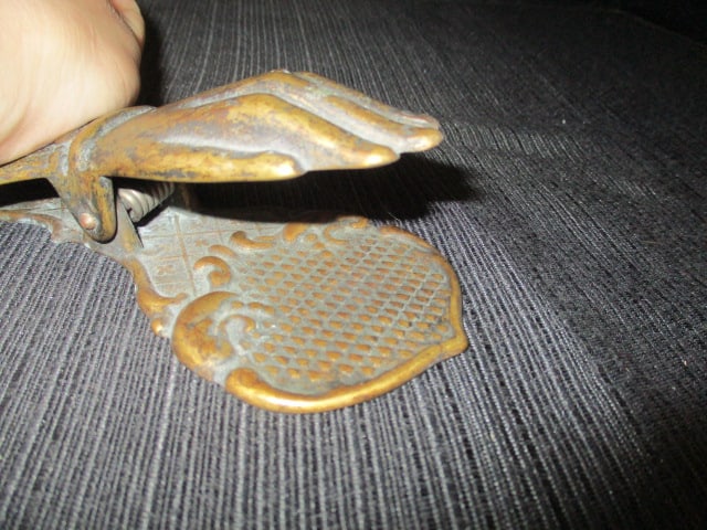 Bronzed Metal Hand Form Desk/Wall Clip - 3