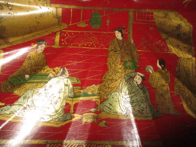 Handled Red Lacquered Wood Chinese Shell Shape Dish with Gilt Geisha Scene Design - 3