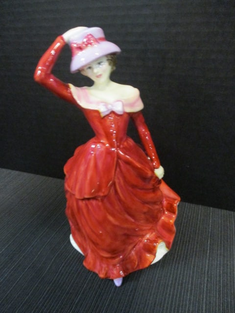 1998 Royal Doulton Hand Decorated Bone China "Mary" Figure: 8 1/2"h, HN 4114