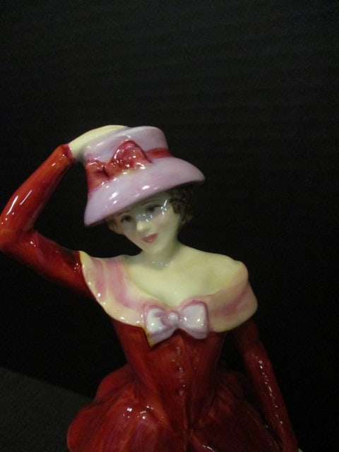 1998 Royal Doulton Hand Decorated Bone China "Mary" Figure - 2