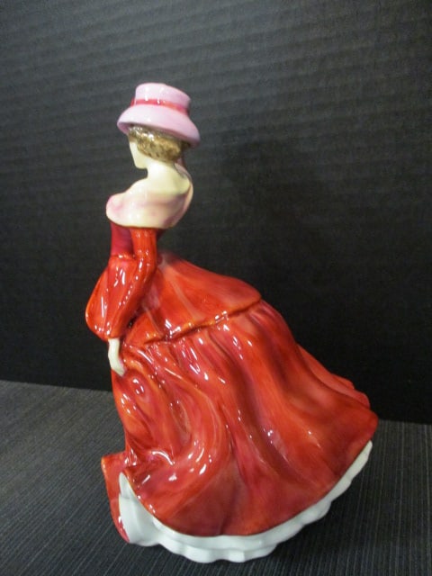1998 Royal Doulton Hand Decorated Bone China "Mary" Figure - 3