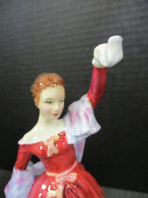 1996 Royal Doulton Hand Decorated Bone China "Fond Farewell" Figure - 2