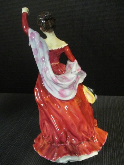 1996 Royal Doulton Hand Decorated Bone China "Fond Farewell" Figure - 4