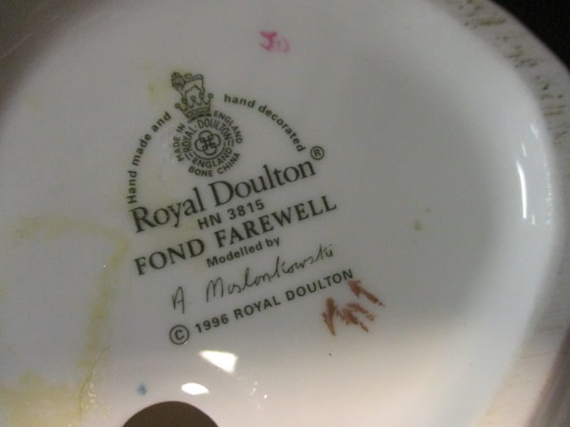 1996 Royal Doulton Hand Decorated Bone China "Fond Farewell" Figure - 5