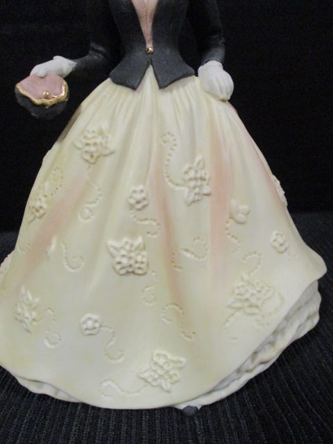 1993 Coalport Hand Decorated Porcelain "Beau Monde Berenice" Figure - 2