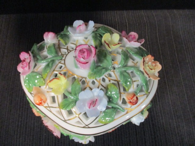 Museum of Jewelry Reticulated Porcelain Trinket Box with Applied Flowers - 2
