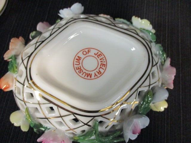 Museum of Jewelry Reticulated Porcelain Trinket Box with Applied Flowers - 4