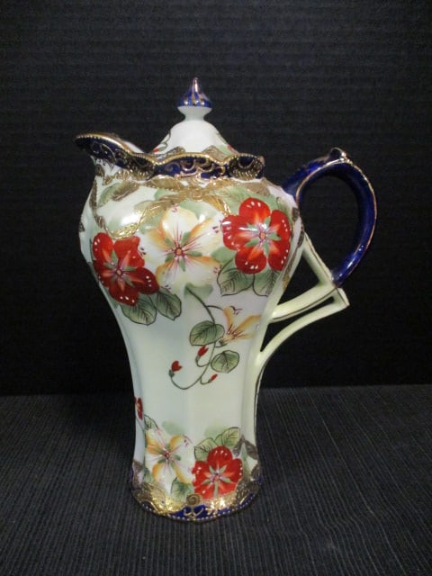 Vintage Handpainted Nippon Porcelain Chocolate/Coffee Pot (1 of 5)