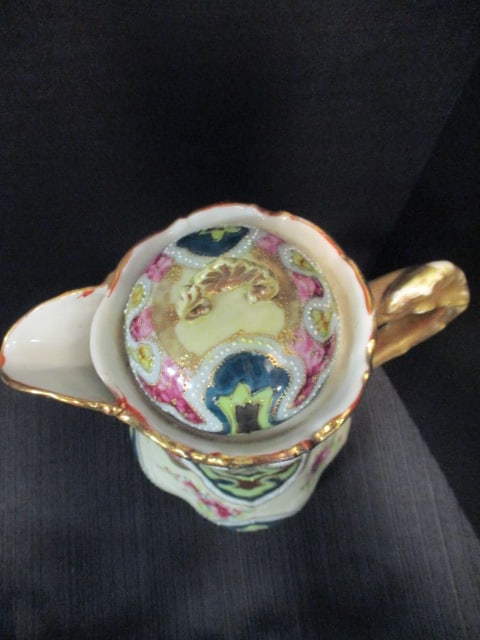 Antique Japanese Moriage Porcelain Tea and Coffee Set with Heavy Gilt Decorations - 11