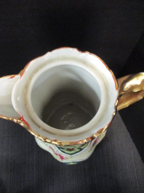 Antique Japanese Moriage Porcelain Tea and Coffee Set with Heavy Gilt Decorations - 12