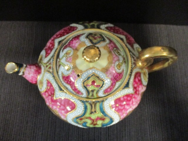 Antique Japanese Moriage Porcelain Tea and Coffee Set with Heavy Gilt Decorations - 15