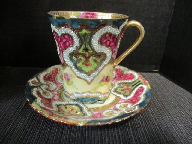 Antique Japanese Moriage Porcelain Tea and Coffee Set with Heavy Gilt Decorations - 2