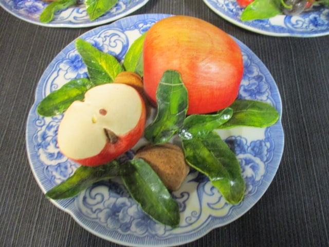 Set of Four Christine Viennet French Trompe-l'oeil Dimensional Ceramic Fruit Plates Handpainted - 7