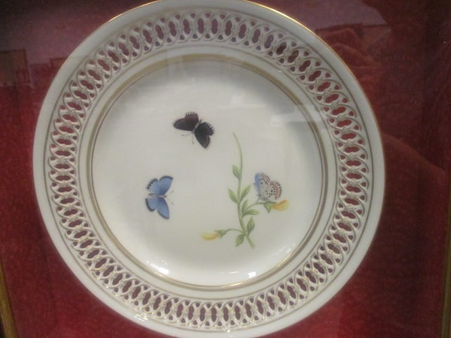 Set of Four Mottahedeh Fine Porcelain Lace Butterfly Dessert Plates Mounted - 10