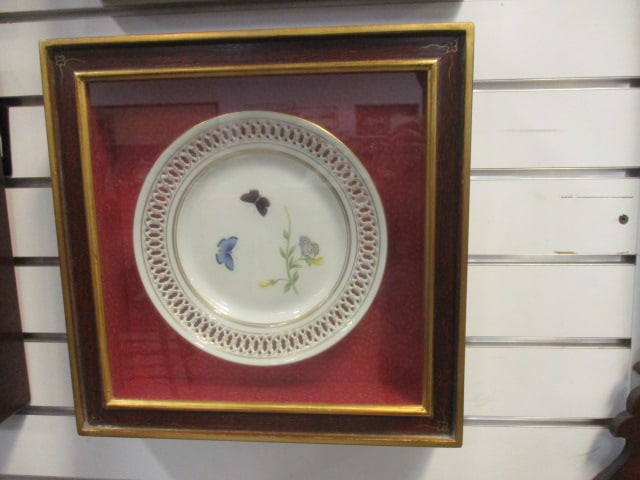 Set of Four Mottahedeh Fine Porcelain Lace Butterfly Dessert Plates Mounted - 9