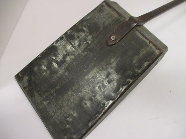 Hand Forged Iron and Steel Fireplace Ash Shovel with Brass Handle - 4