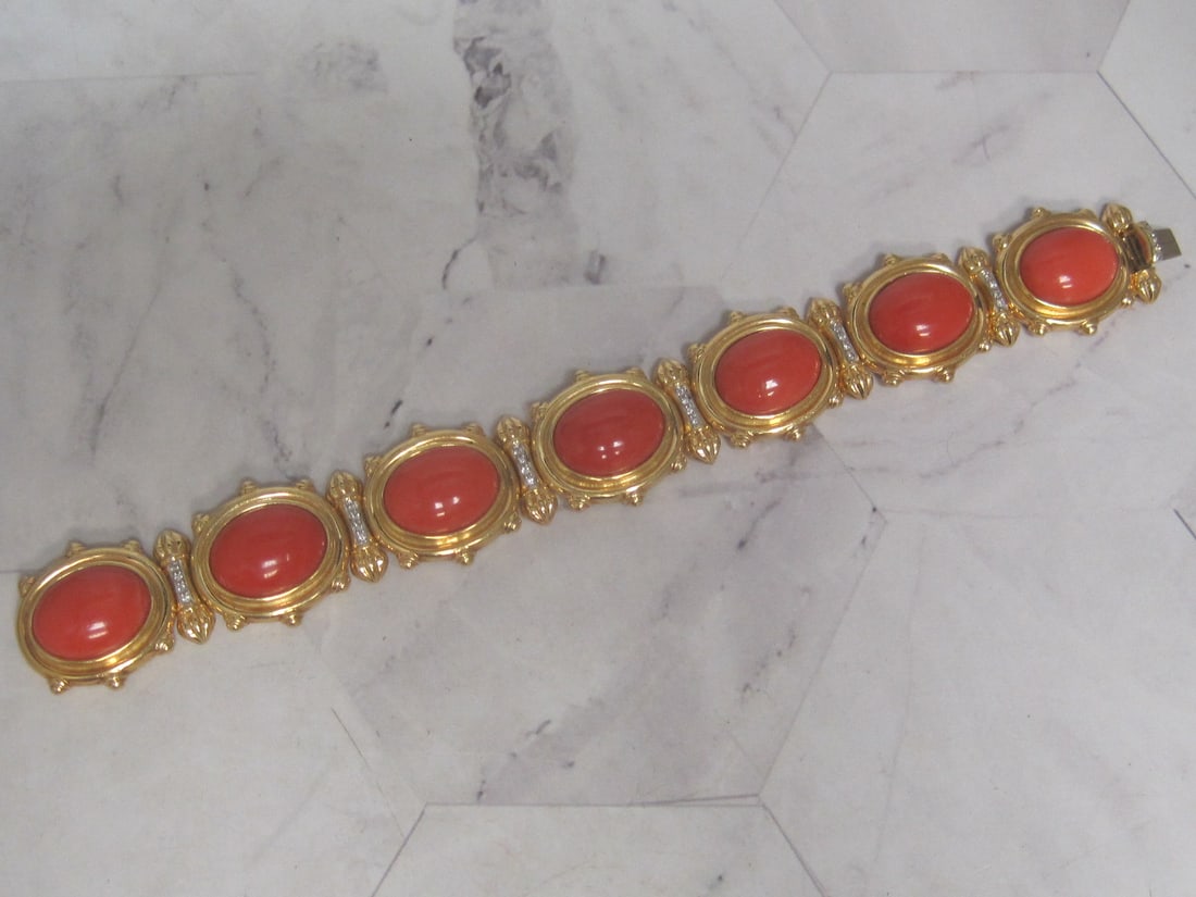 6 3/4" 18k Gold Coral & Diamond Bracelet: Heavy! Weighs 61.2 grams! Oval cabochon stones with diamond link dividers, Matches earrings in Lot 8