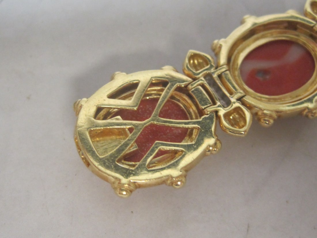 6 3/4" 18k Gold Coral & Diamond Bracelet - 5