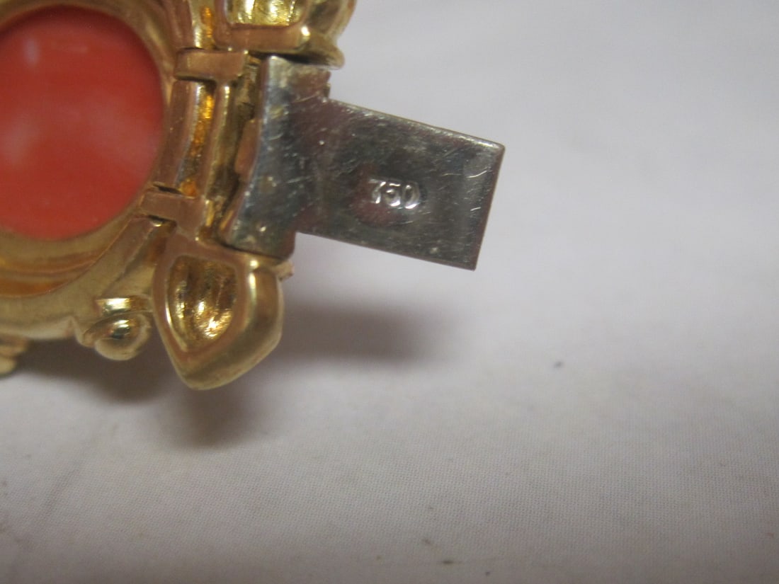 6 3/4" 18k Gold Coral & Diamond Bracelet - 6