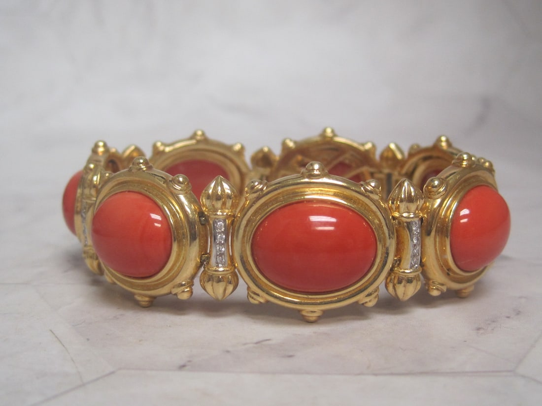 6 3/4" 18k Gold Coral & Diamond Bracelet - 7